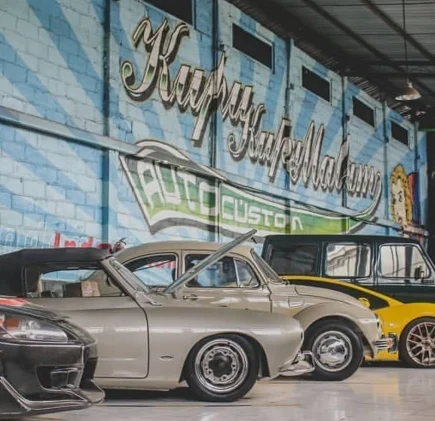 Klasik vs Modern: Restorasi Mobil Lawas Masih Worth It di 2025?