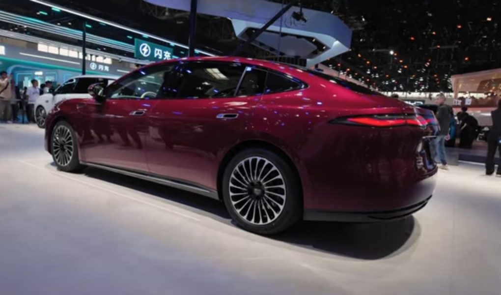 Kiamat Mobil Listrik Standar? Mengapa 'Modular Bio-Vehicle' Menjadi Tren Gila yang Menggeser Dominasi Tesla di April 2026